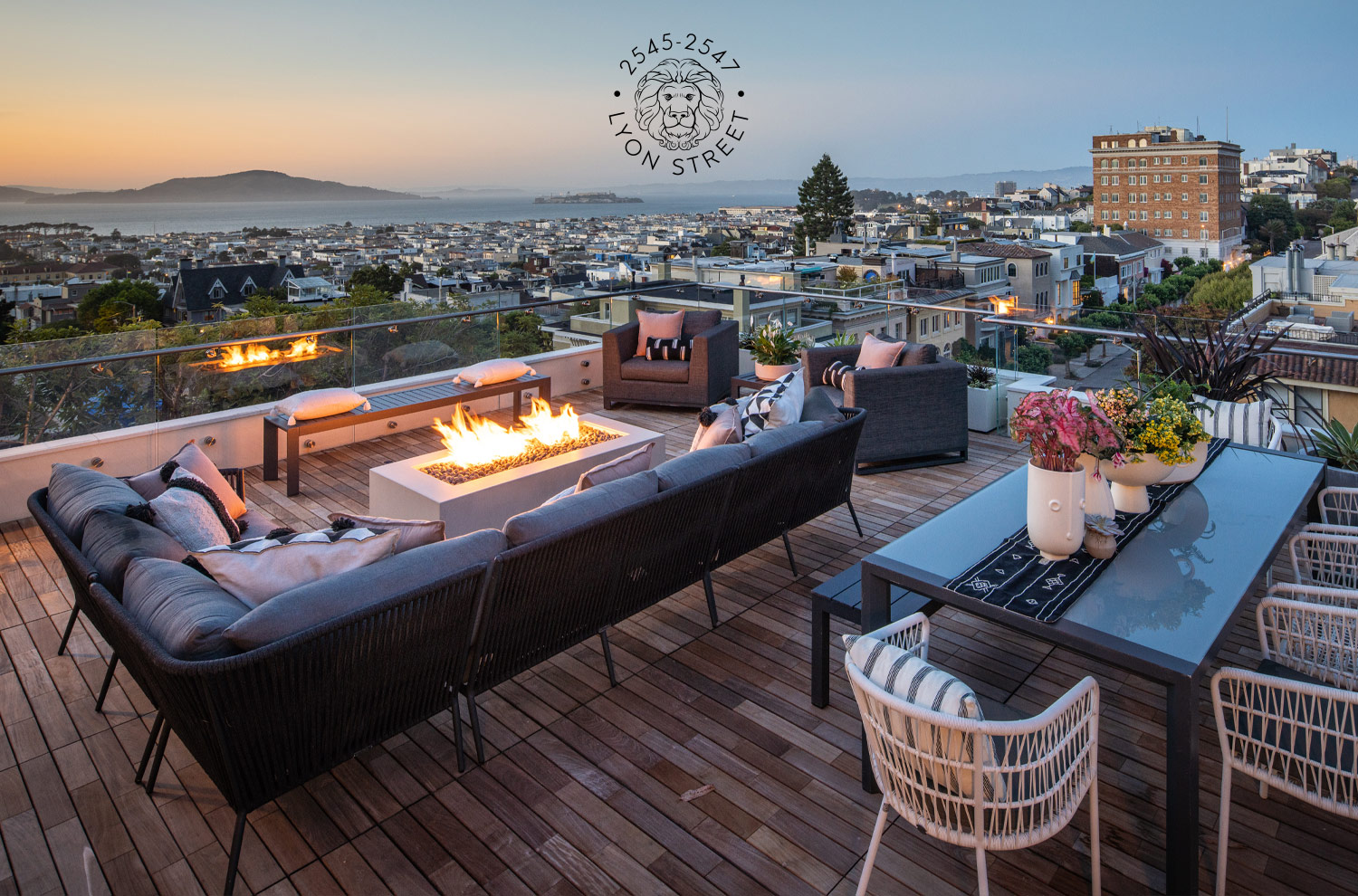 2545-2547 Lyon Street deck 2545-2547 Lyon Street deck